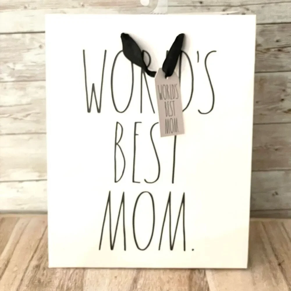 NWT Rae Dunn White World’s best Mom gift bag with leaves & hanging to:/from card